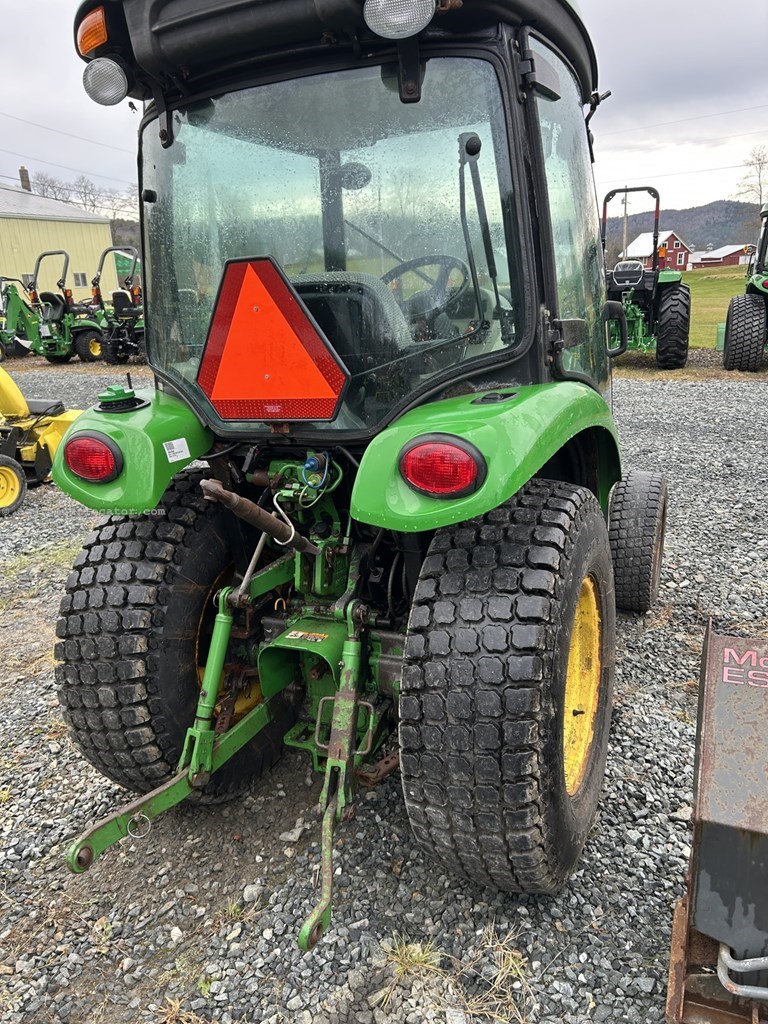 2018 John Deere 3033R Image 4