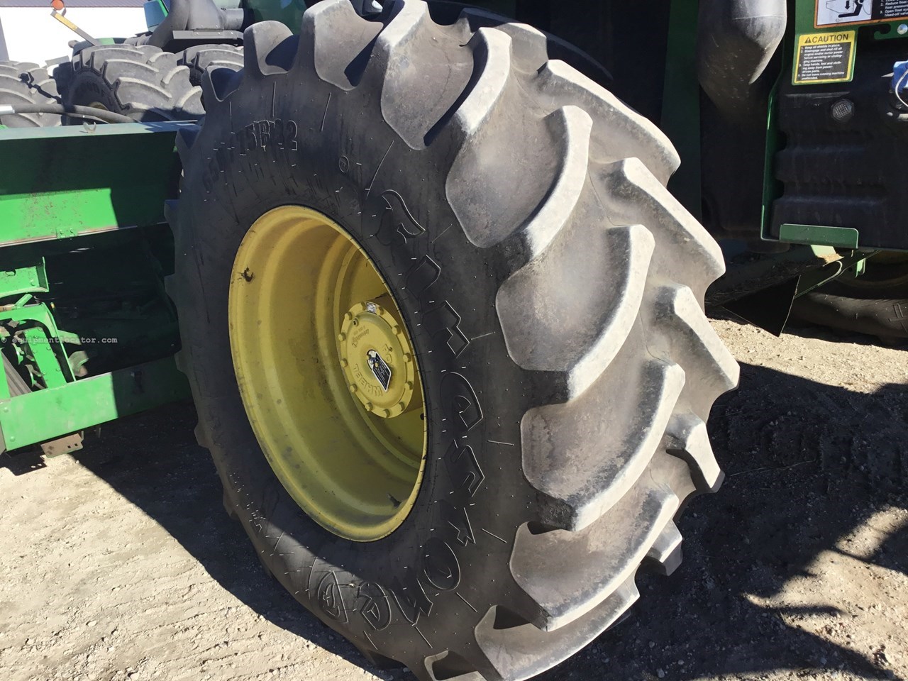 2021 John Deere W235 Image 10