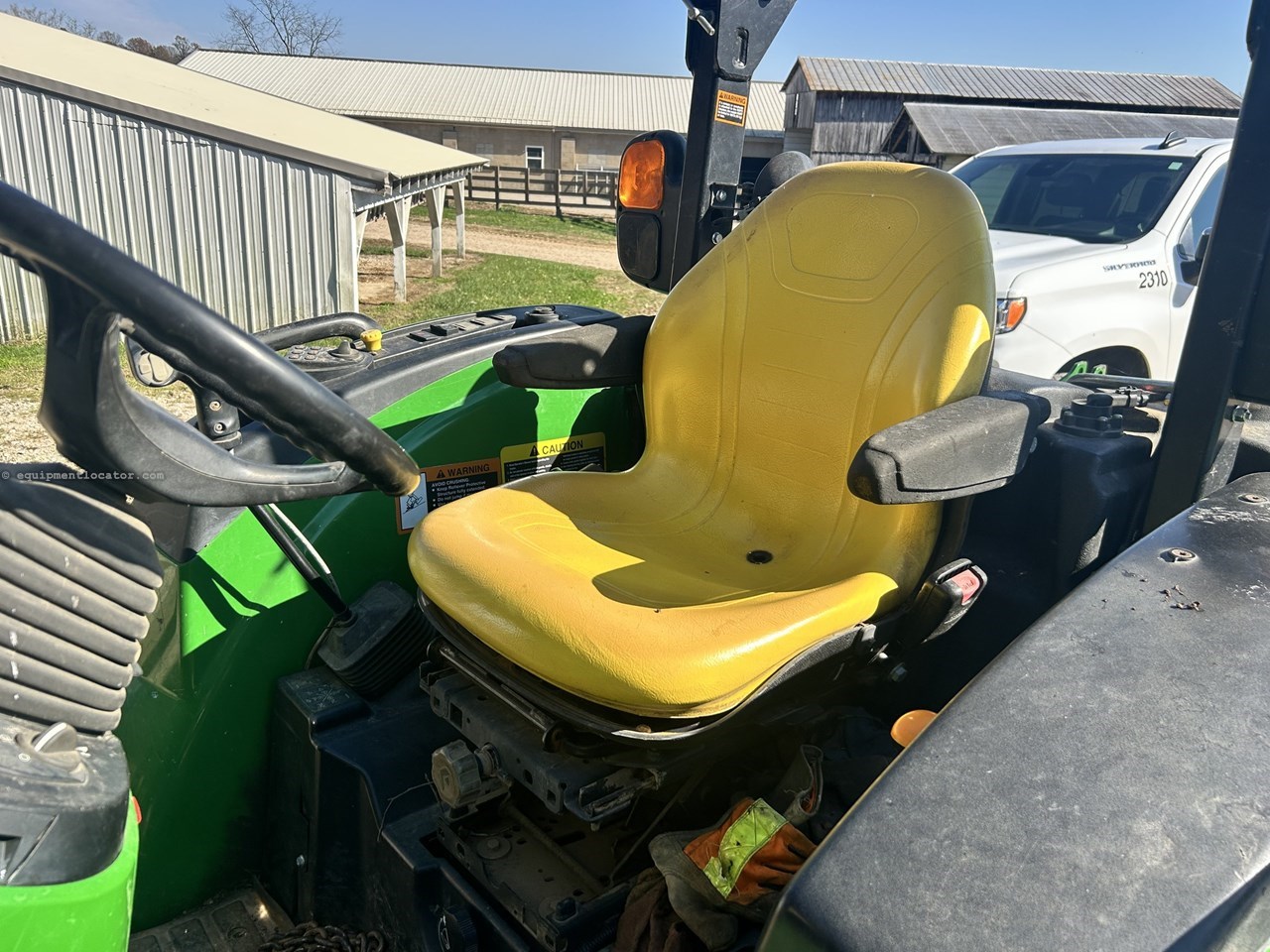 2015 John Deere 4066R Image 10