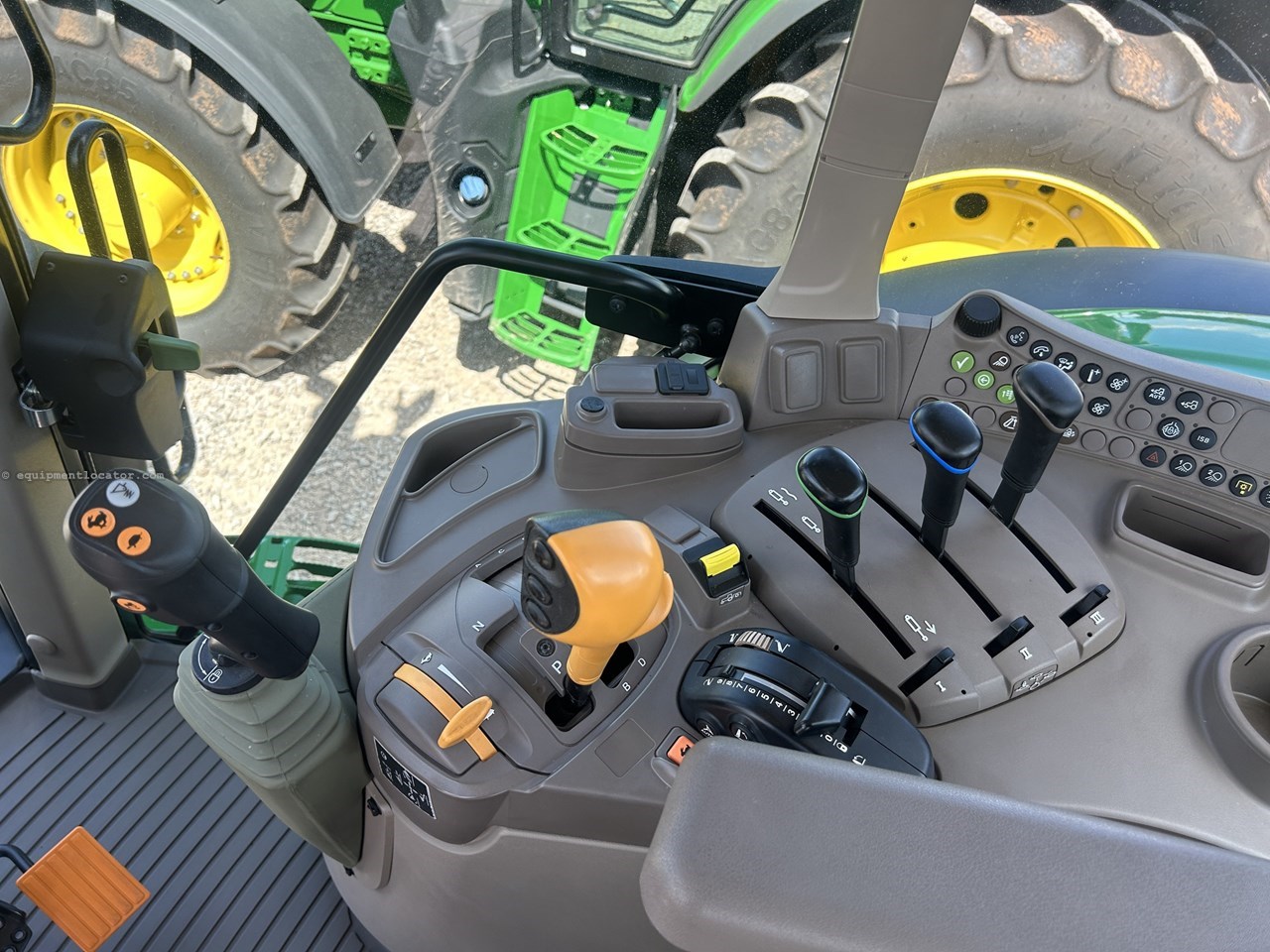 2024 John Deere 6155M Image 10