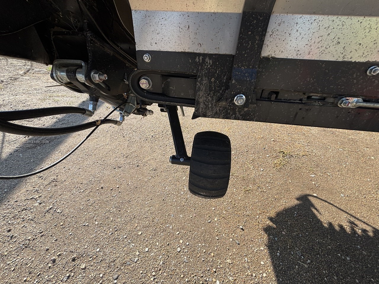 2025 MacDon FD240 Image 10