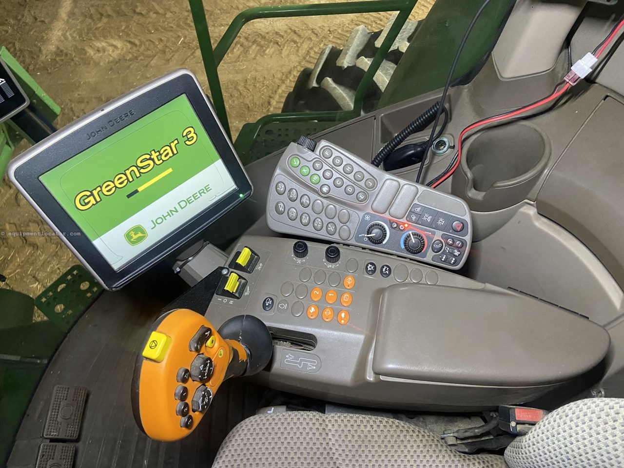 2013 John Deere S690 Image 10