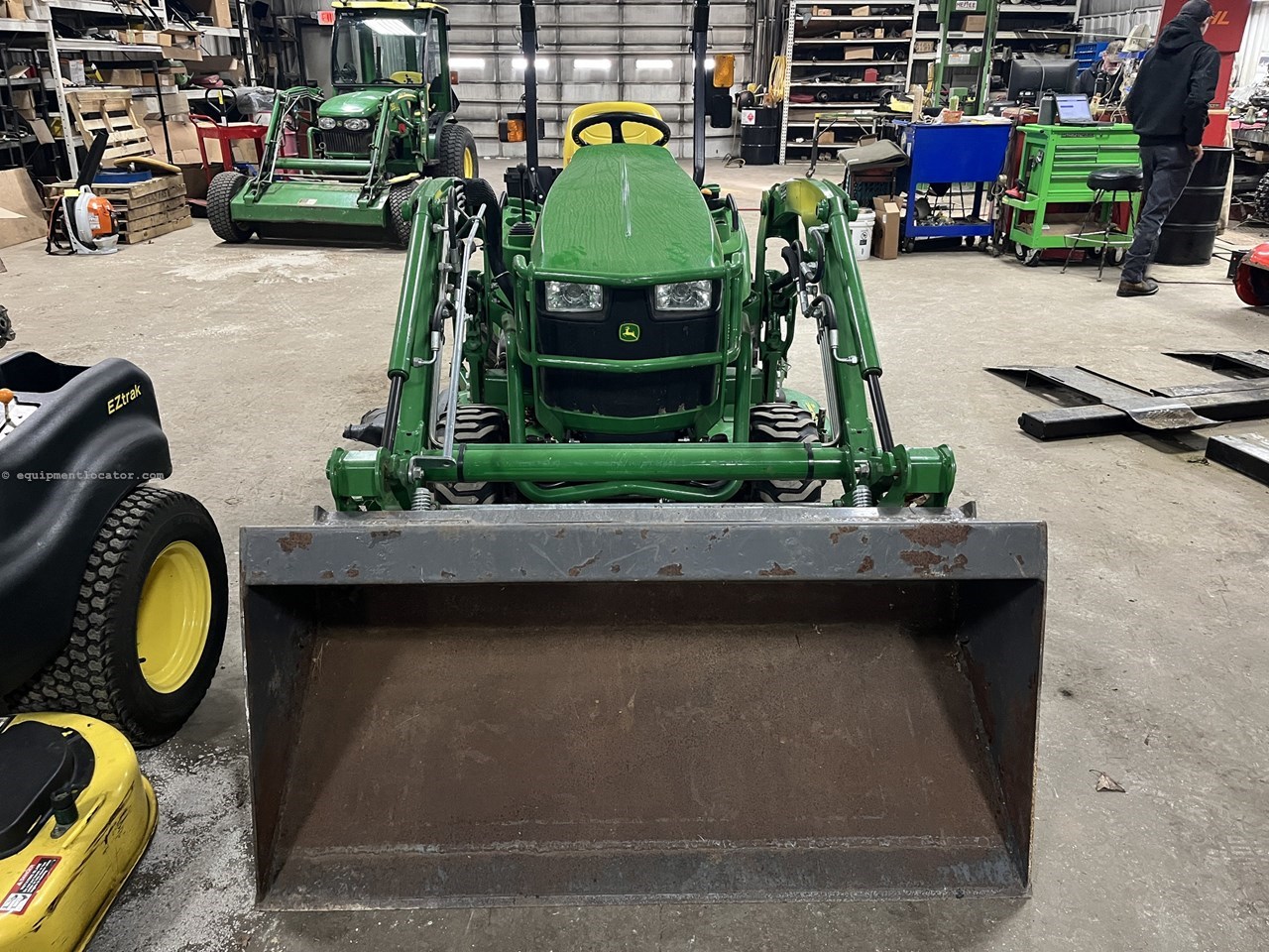 2020 John Deere 1023E Image 10