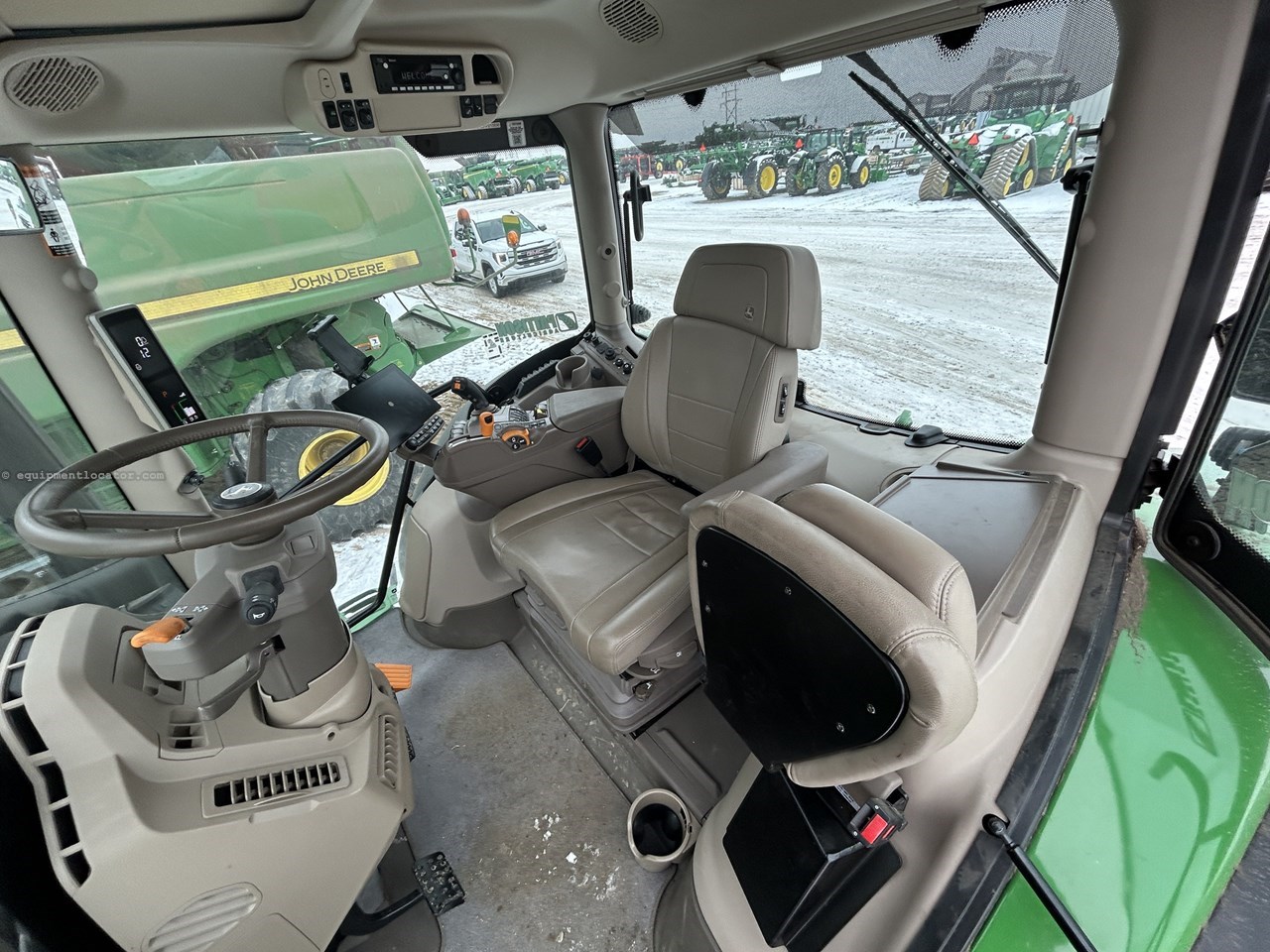 2024 John Deere 6R 215 Image 9