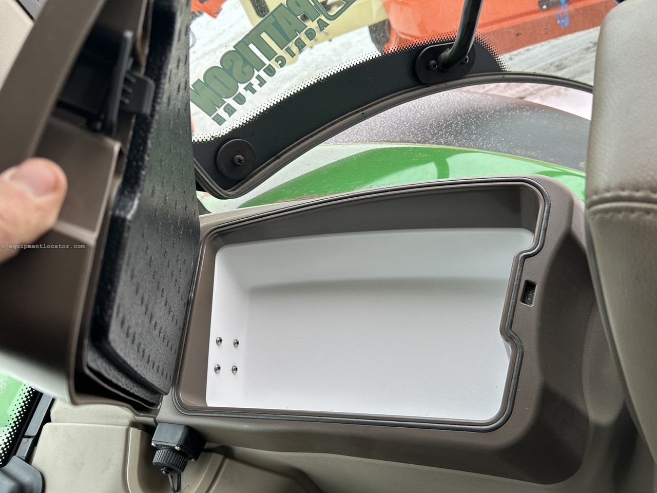 2024 John Deere 6R 215 Image 10