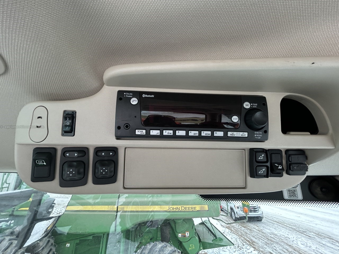 2024 John Deere 6R 215 Image 13