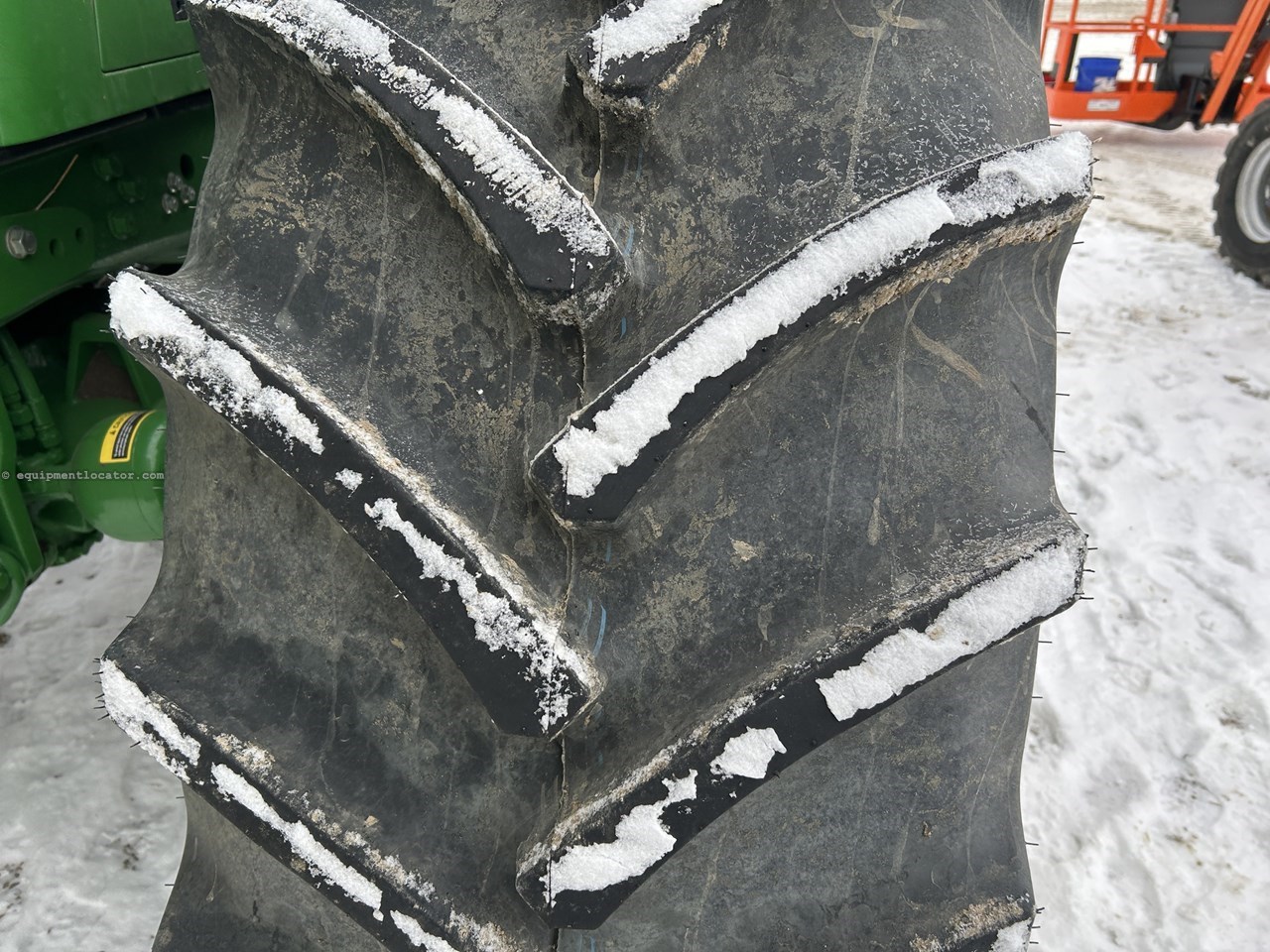 2024 John Deere 6R 215 Image 16