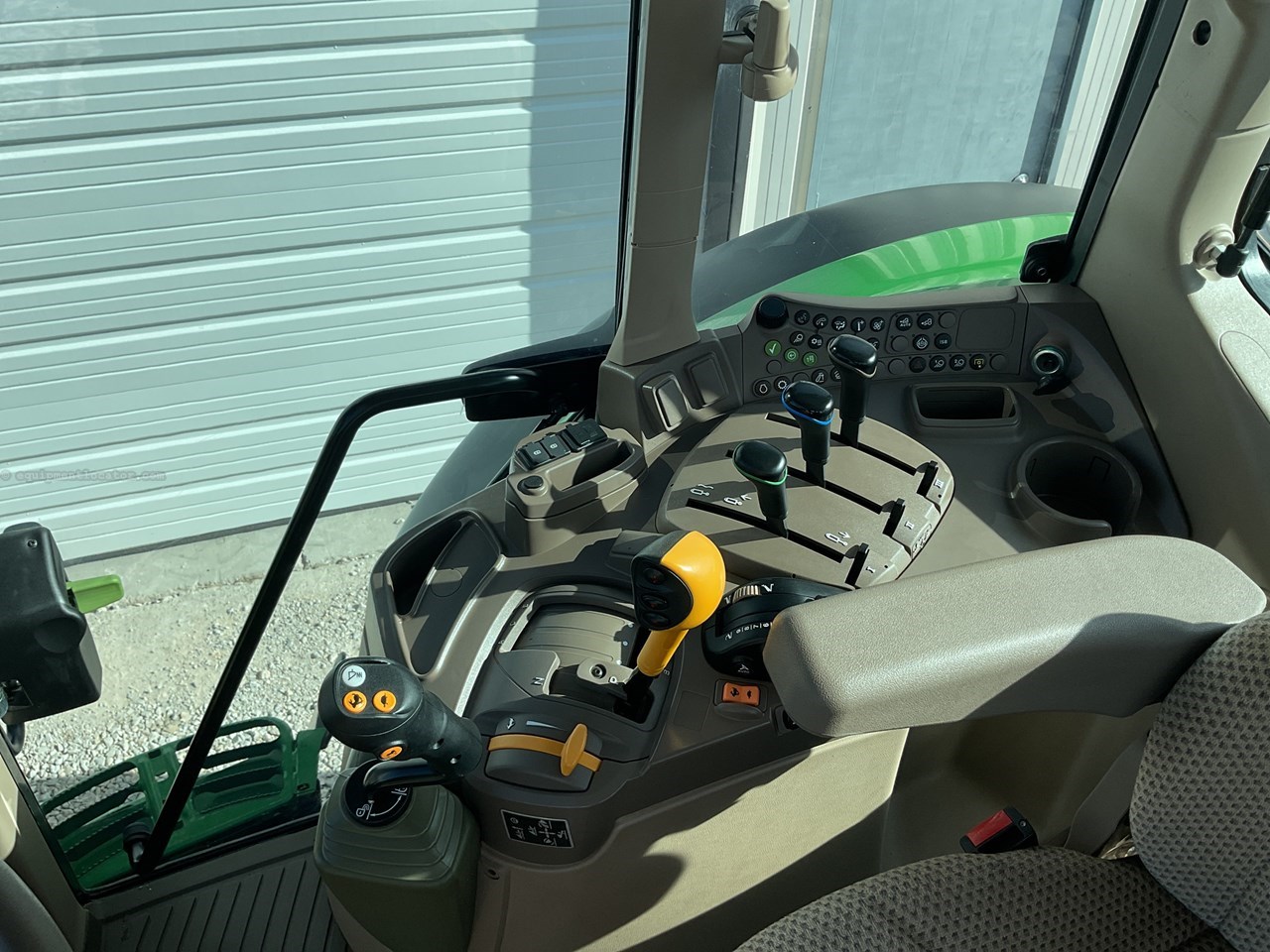 2021 John Deere 6145M Image 10