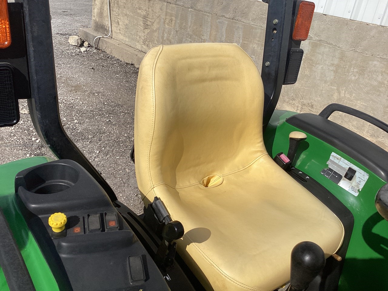 2002 John Deere 4410 Image 10