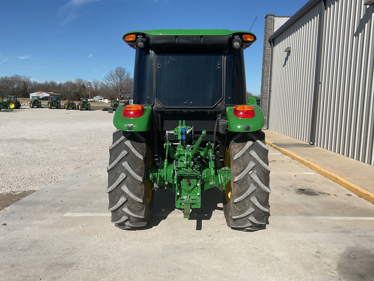 2022 John Deere 5100E Image 10