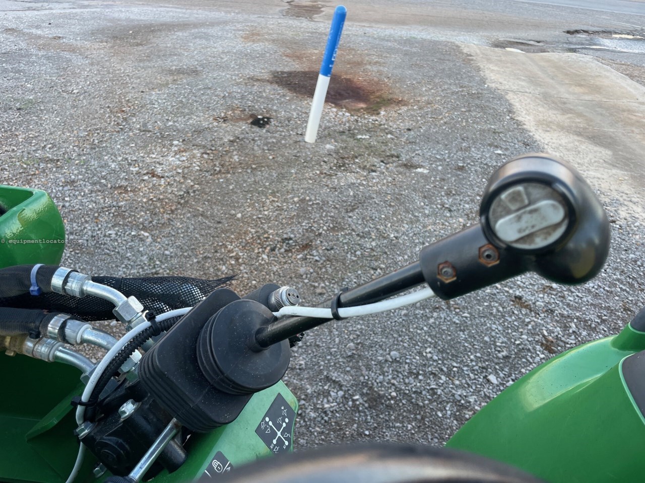 2023 John Deere 3032E Image 10