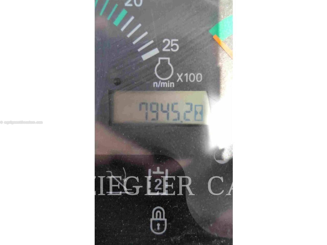 2005 Caterpillar TH360B Image 5