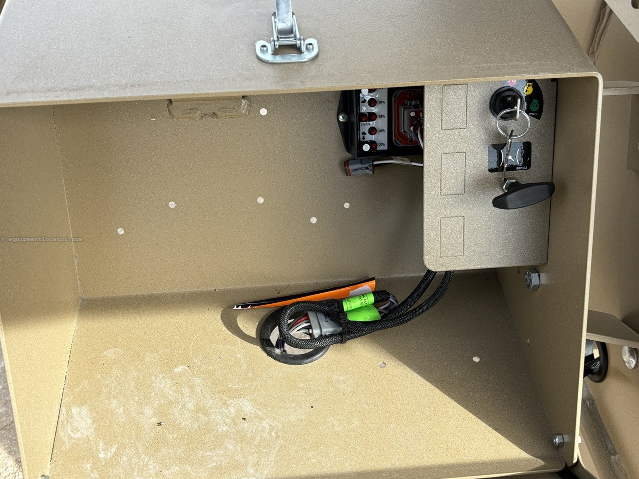 2023 Unverferth 410 XL Image 9