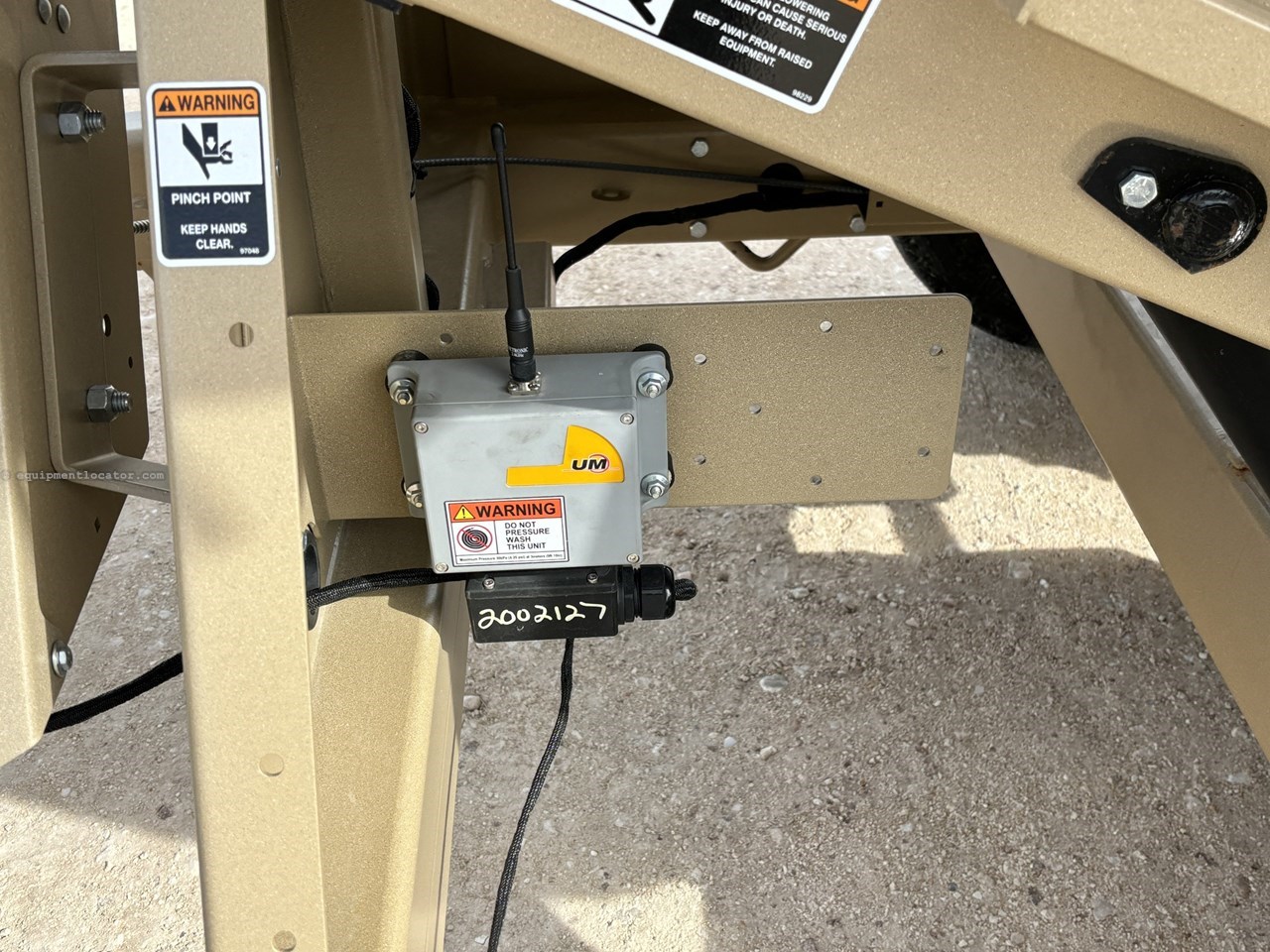 2023 Unverferth 410 XL Image 10