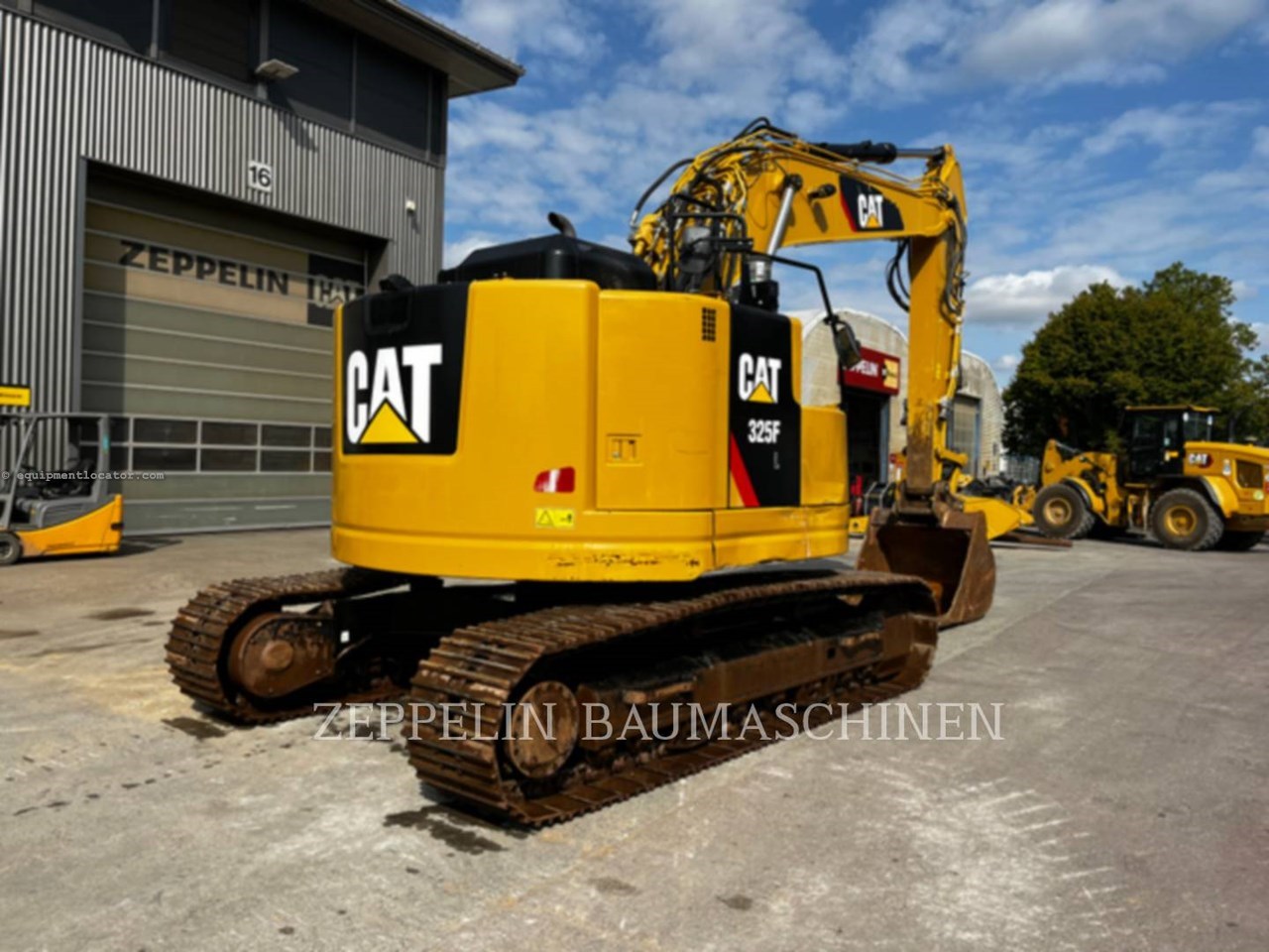 2019 Caterpillar 325FL Image 4