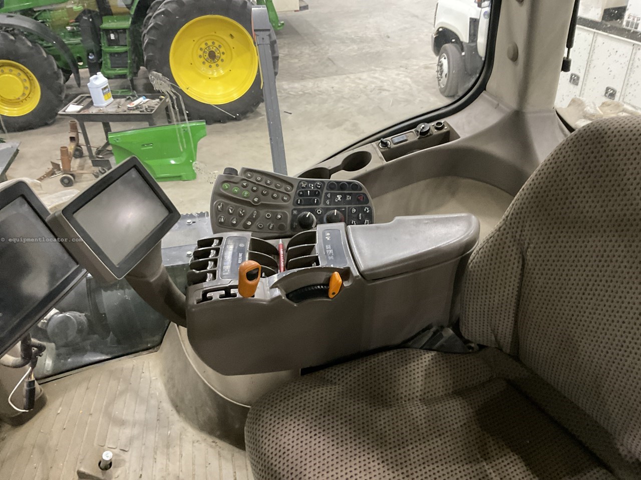 2013 John Deere 9460R Image 24