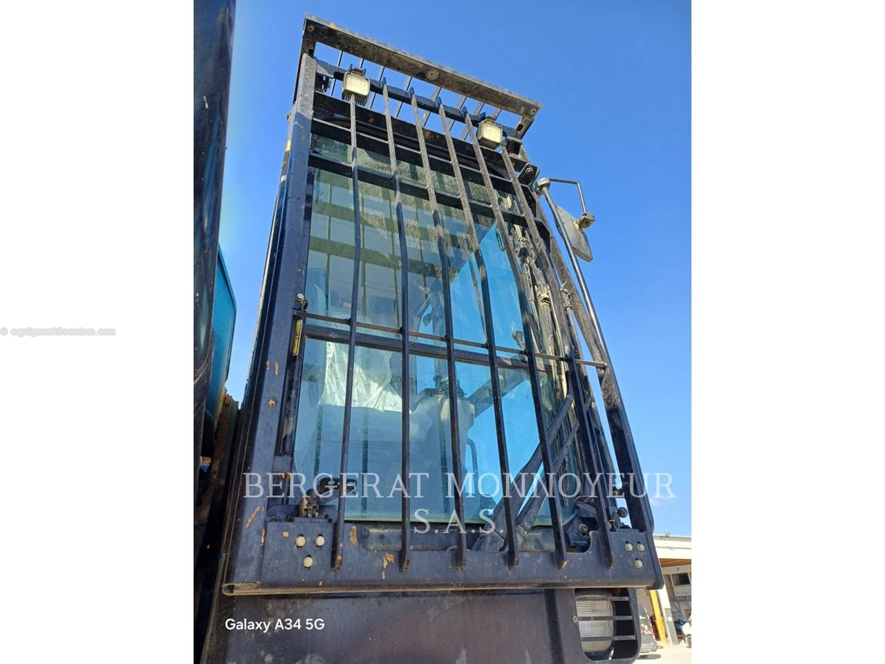 2019 Caterpillar 390F Image 10