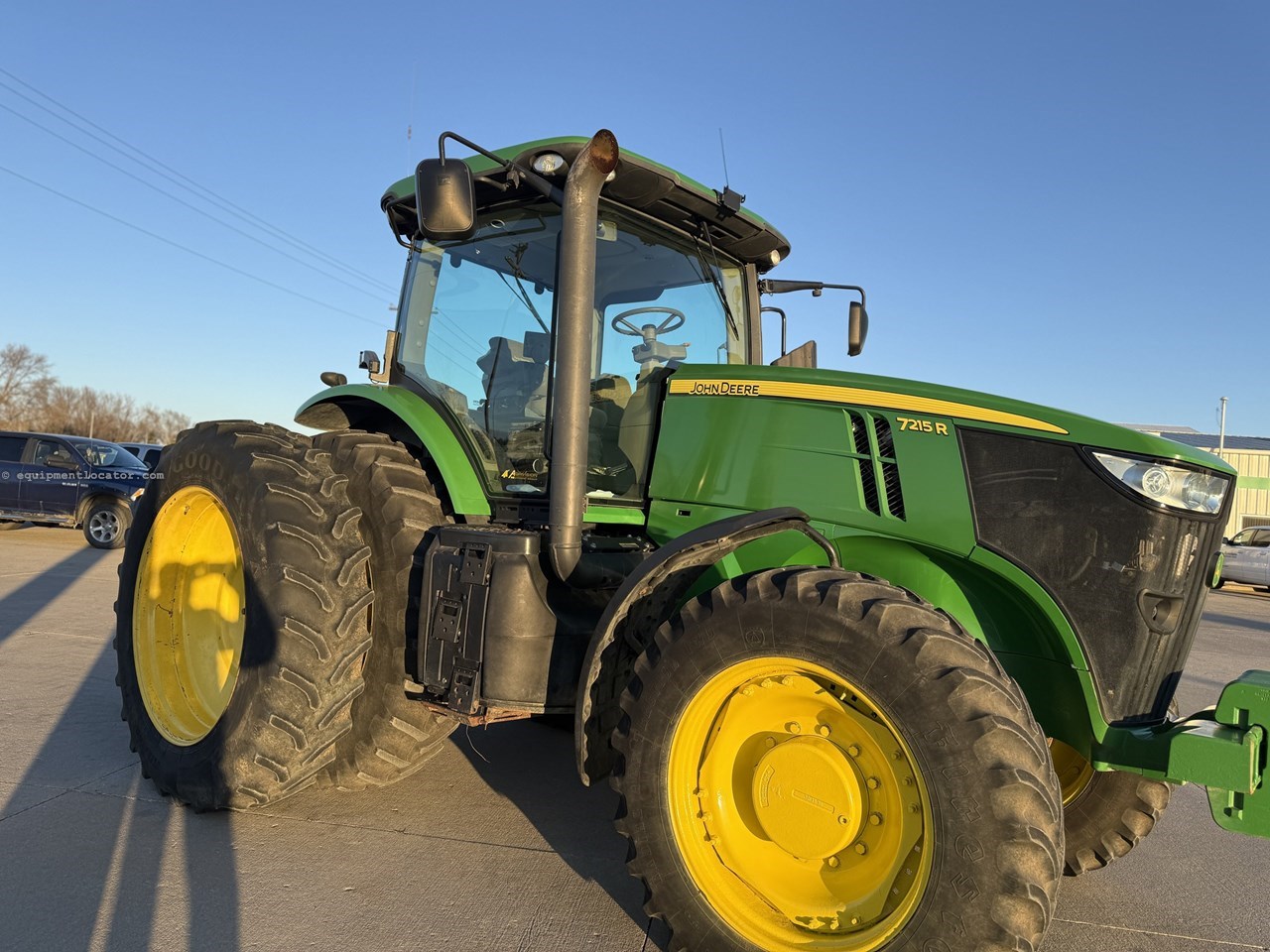 2012 John Deere 7215R Image 10