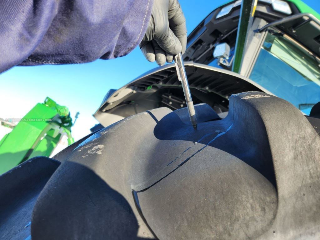 2024 John Deere 8R 340 Image 31