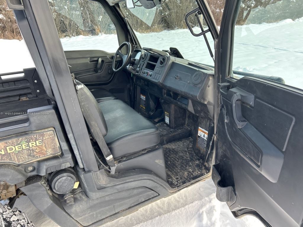 2022 John Deere XUV835M Image 45