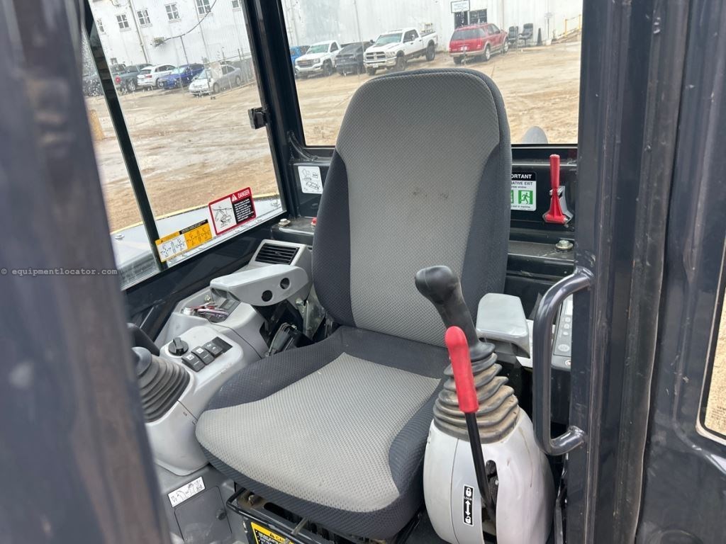 2024 John Deere 60P Image 30