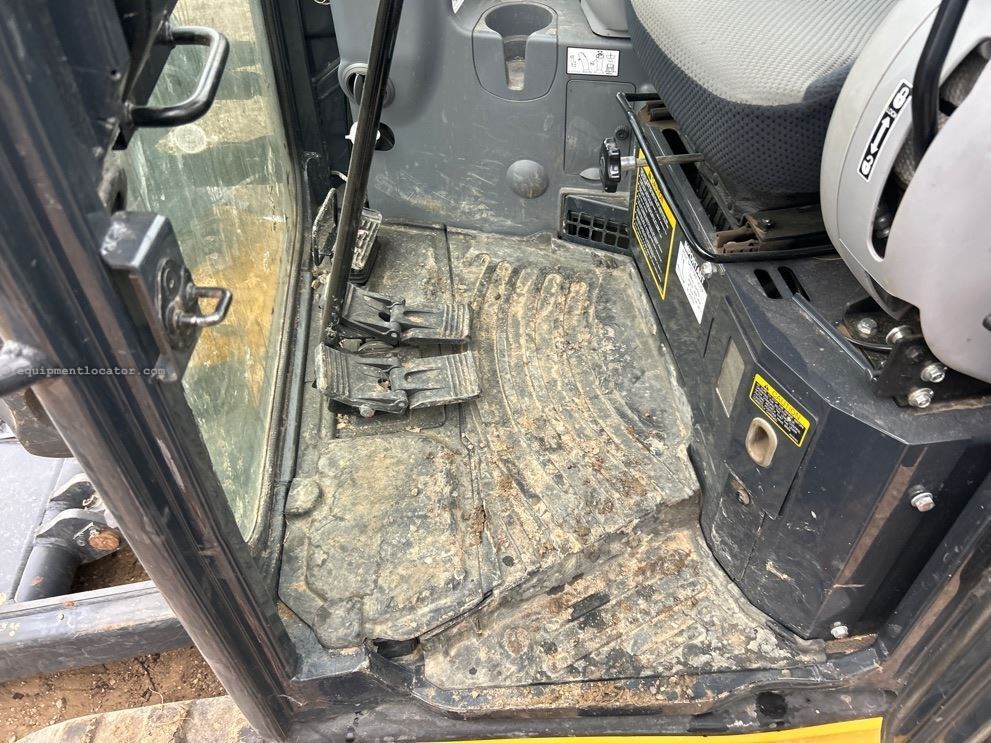 2024 John Deere 60P Image 32