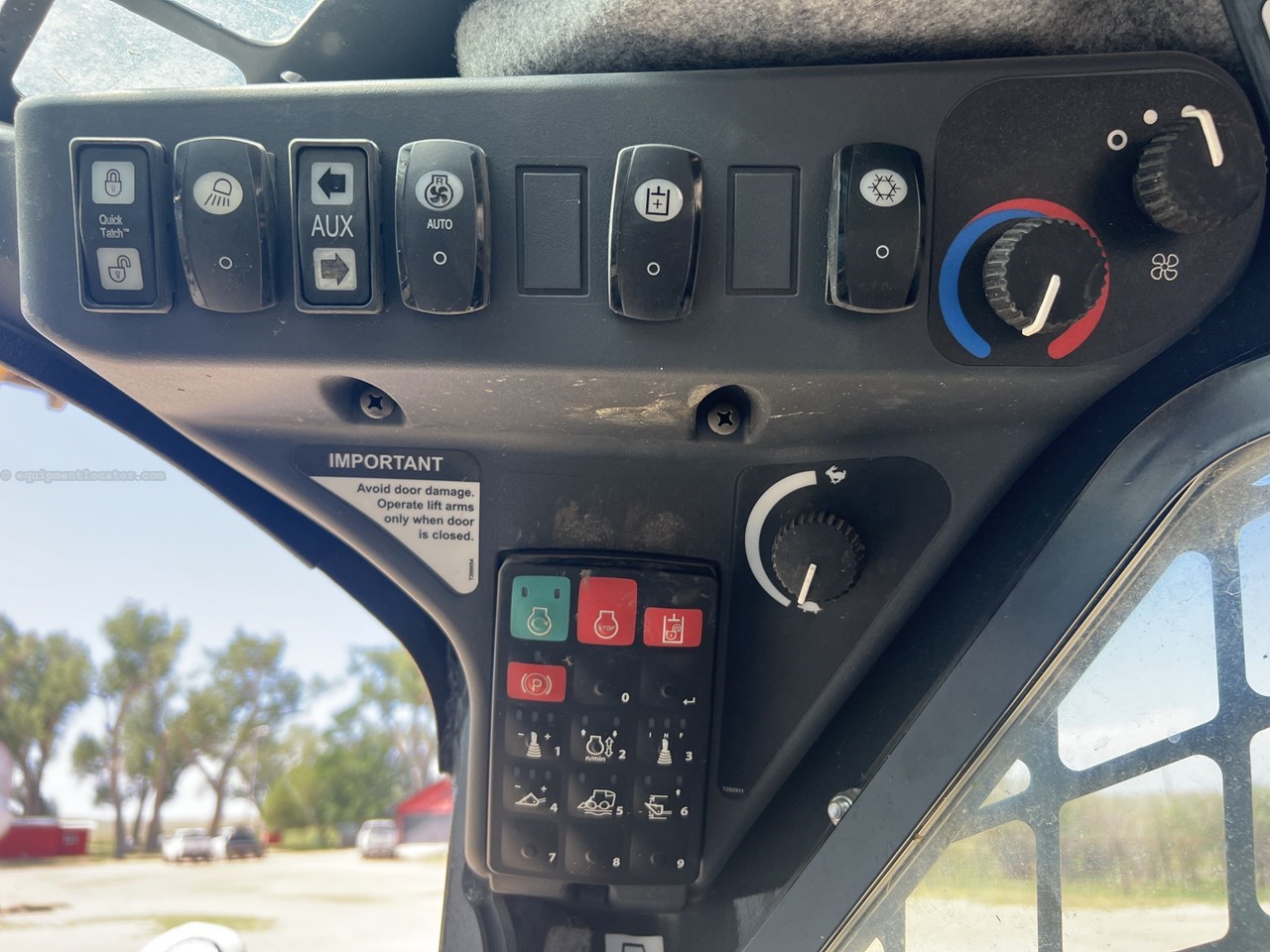 2022 John Deere 331G Image 10