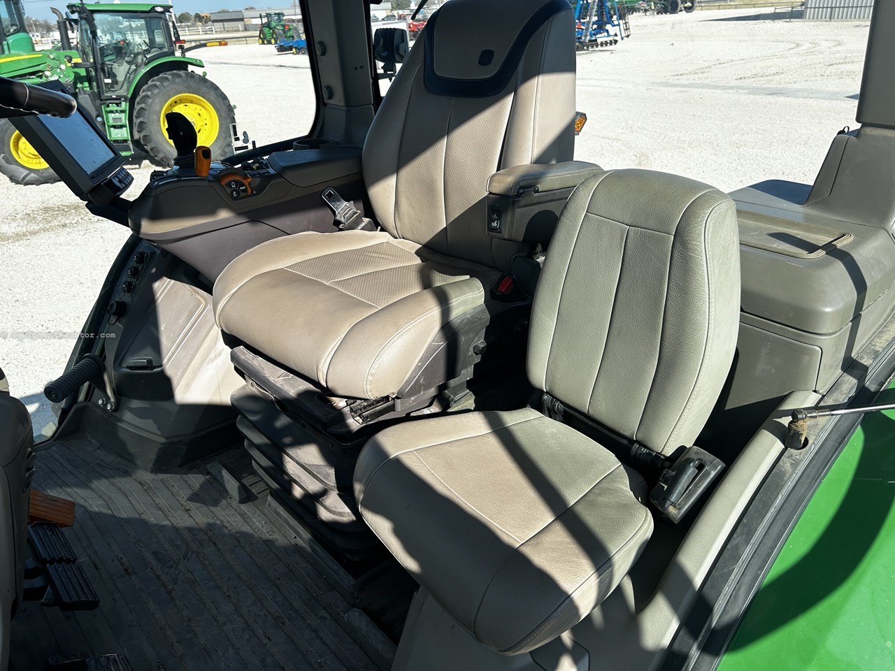 2020 John Deere 7R 210 Image 20