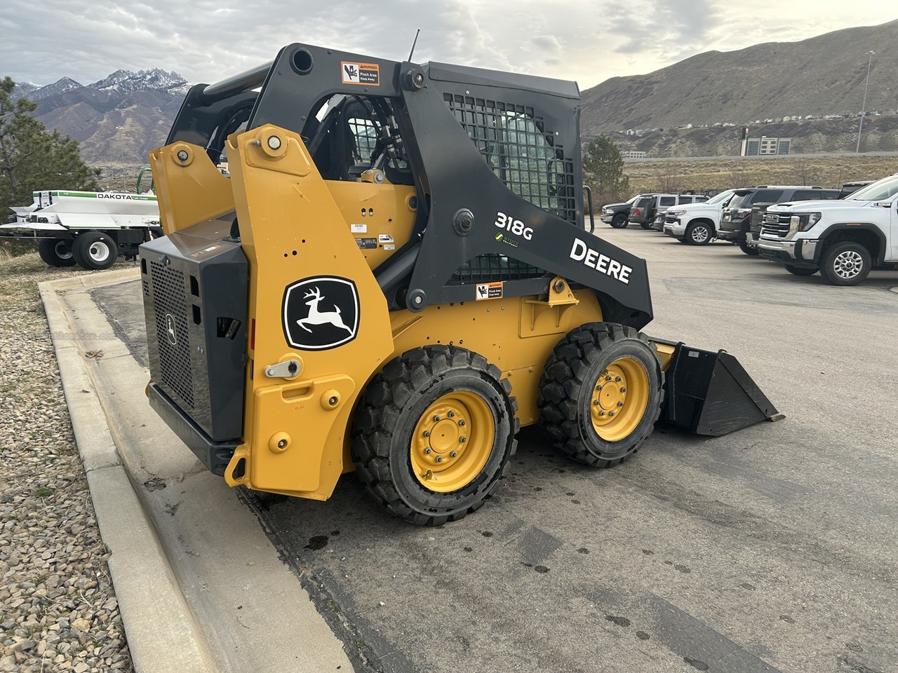 2024 John Deere 318G Image 4