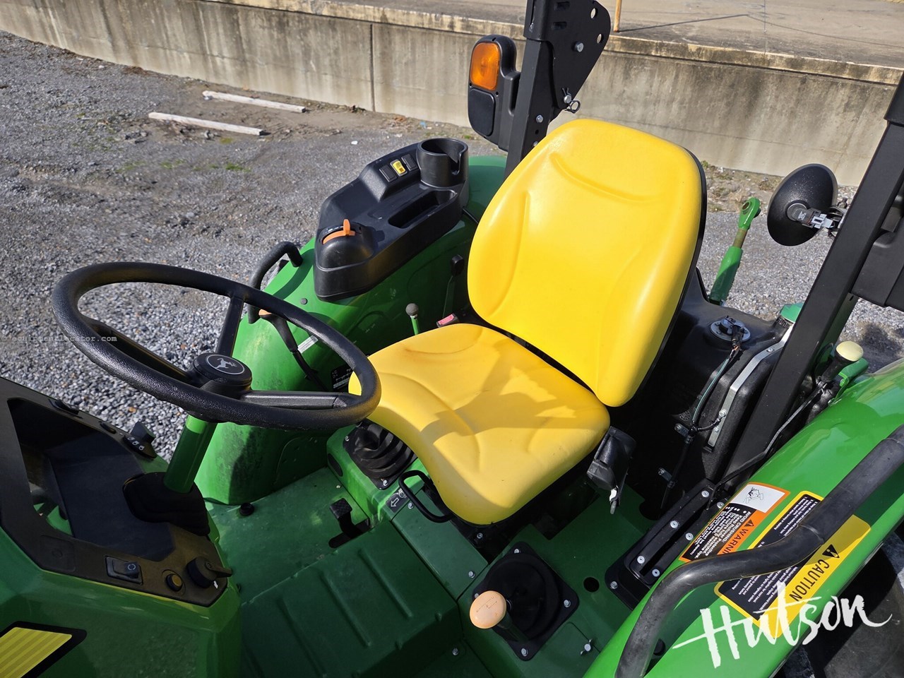 2022 John Deere 5055E Image 5