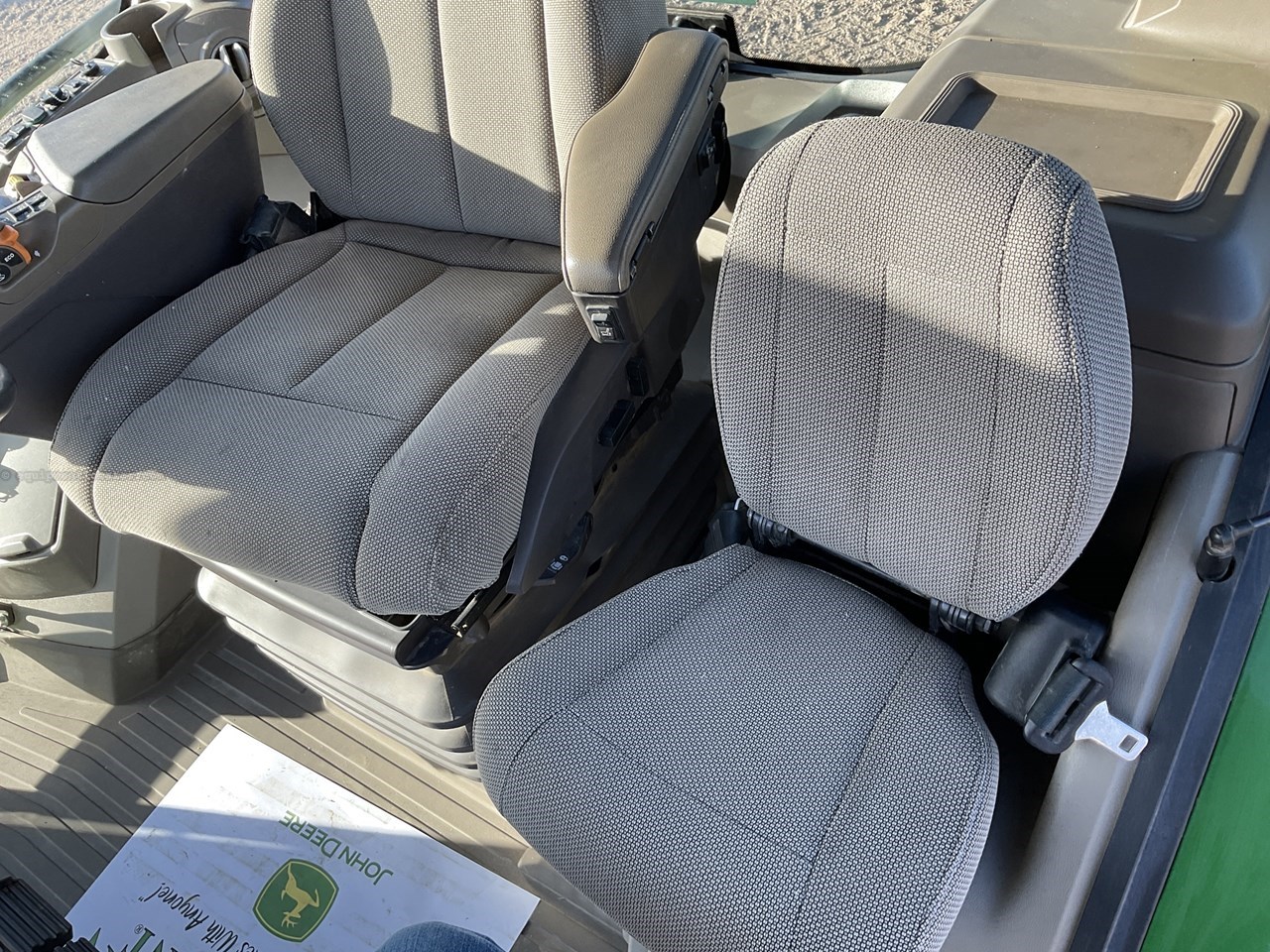 2023 John Deere 8R 370 Image 10