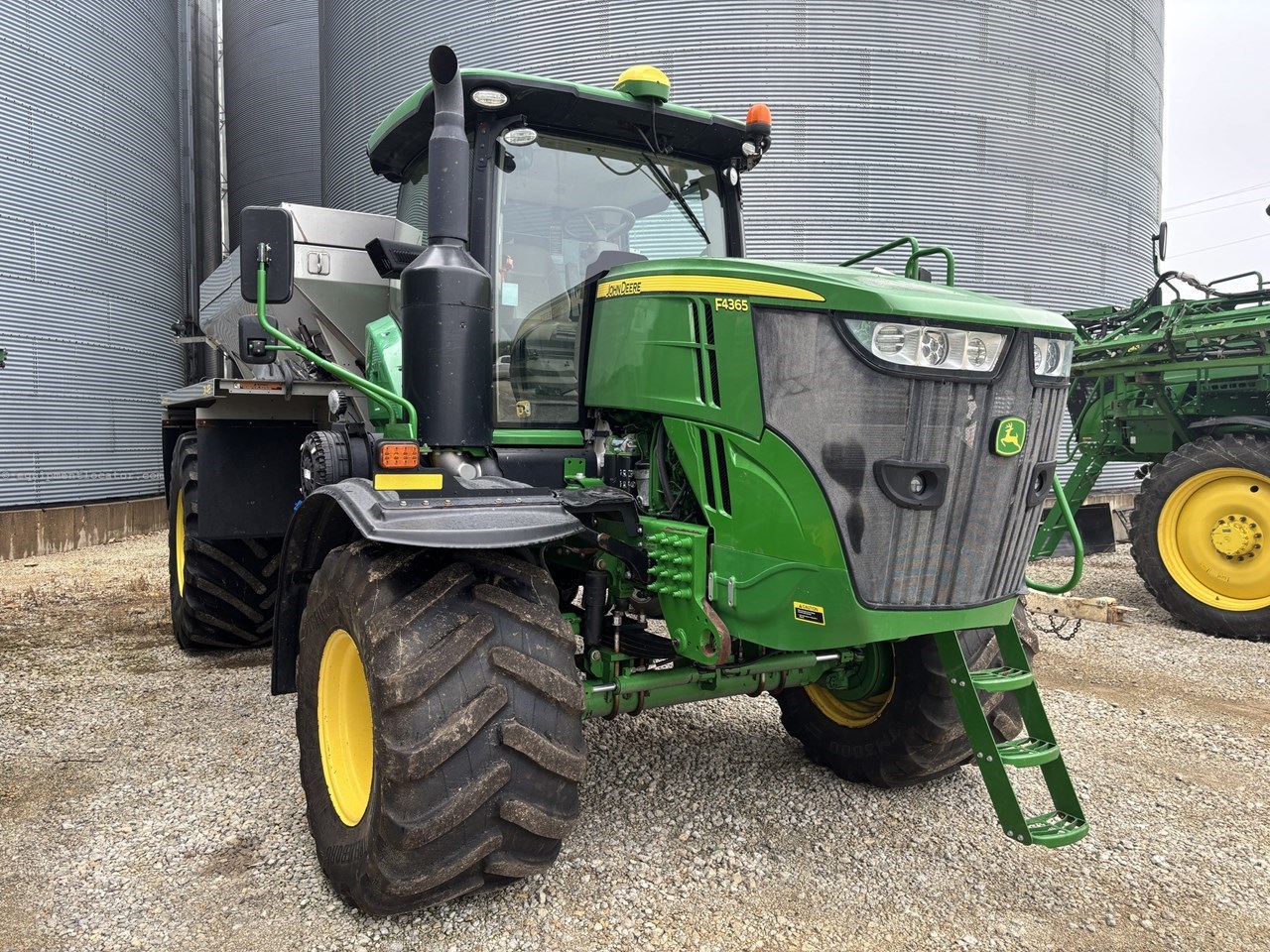 2019 John Deere F4365 Image 20