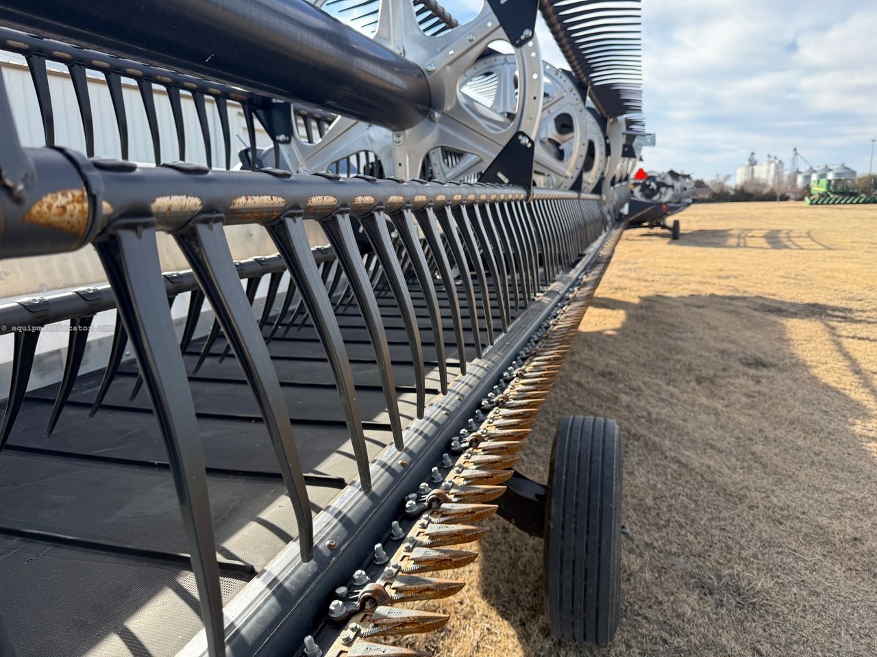 2025 MacDon FD235 Image 10