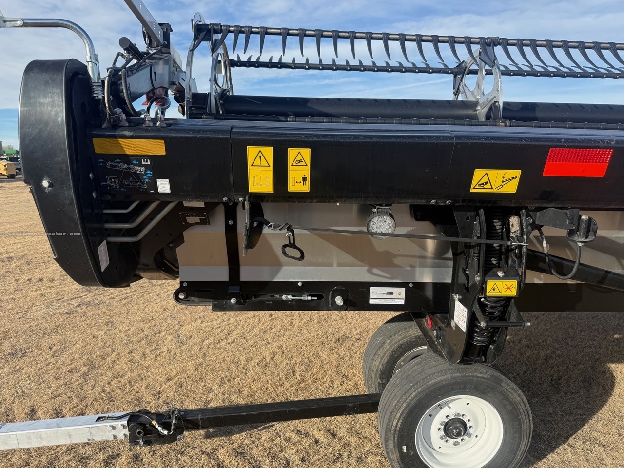 2025 MacDon FD235 Image 21