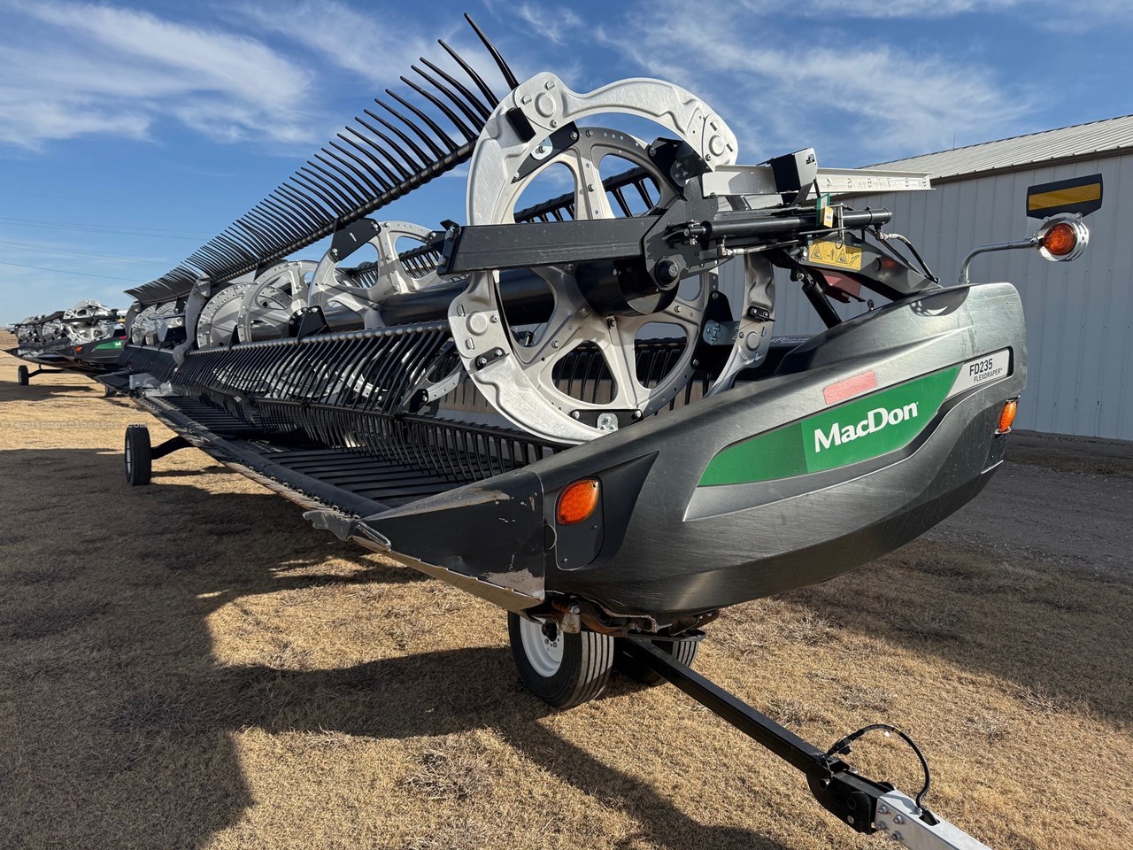 2025 MacDon FD235 Image 4