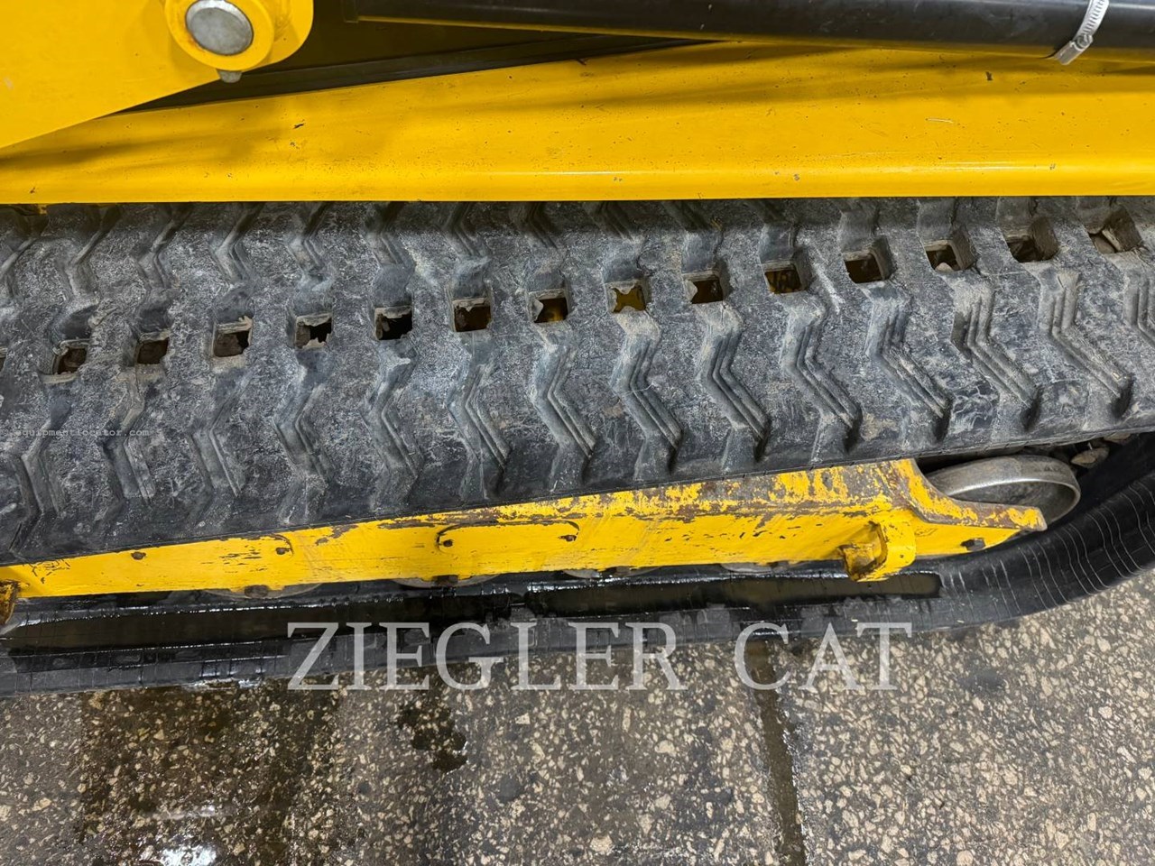 2021 Gehl RT215 Image 10