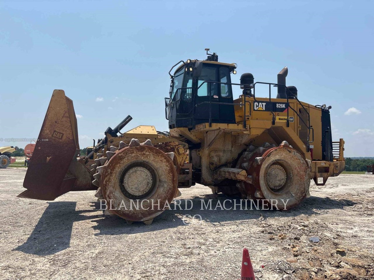 2020 Caterpillar 826K Image 10