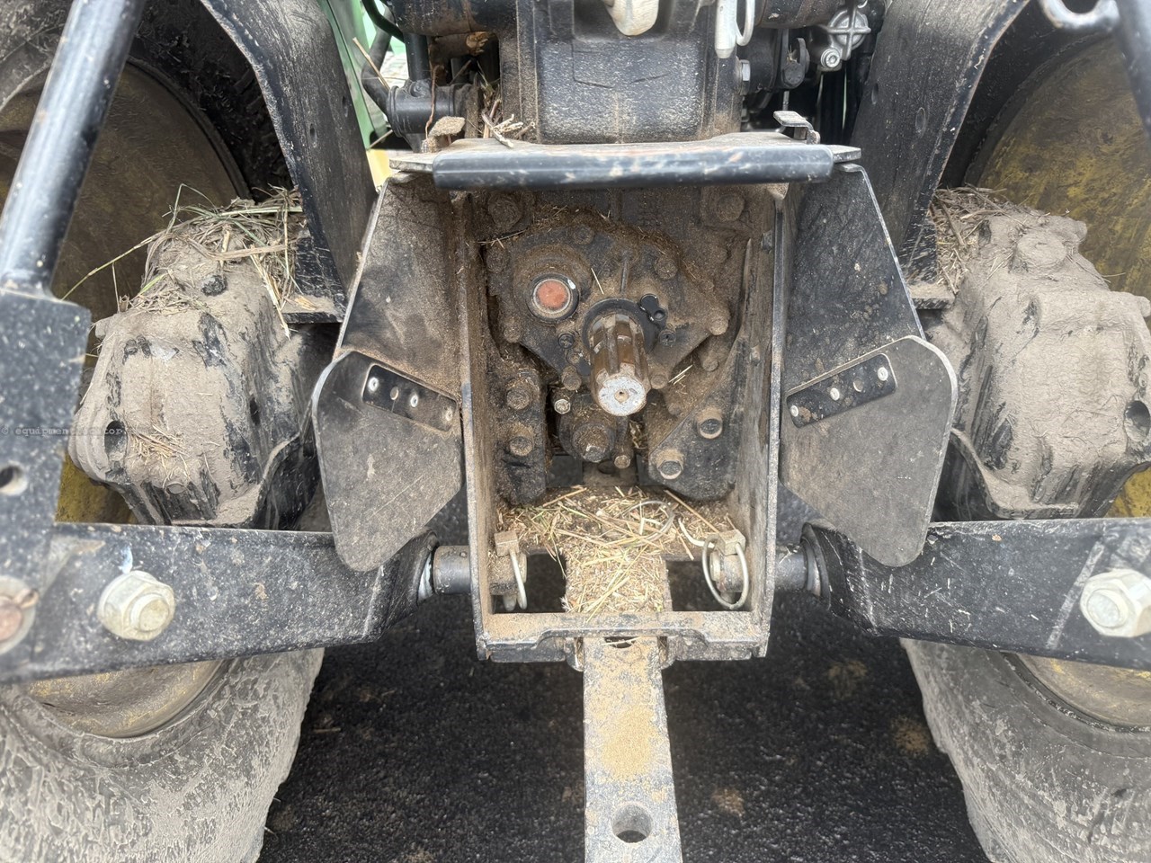 2013 John Deere 2032R Image 12