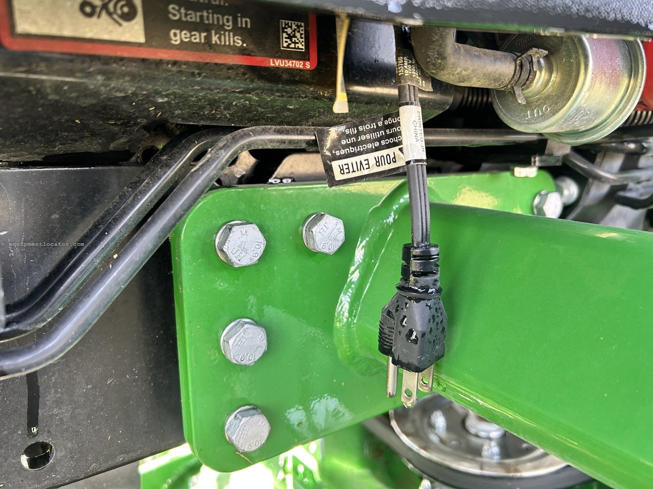 2022 John Deere 2032R Image 20