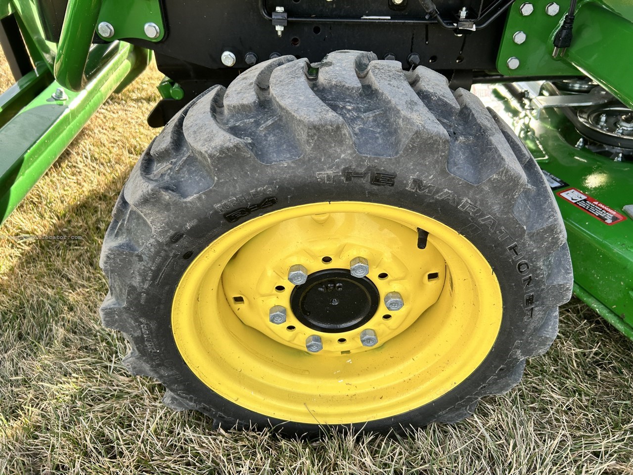 2022 John Deere 2032R Image 21