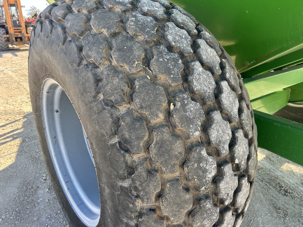 2003 Frontier 1108 Image 10