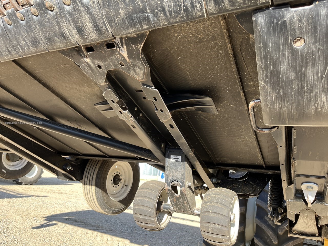 2024 MacDon FD240 Image 10