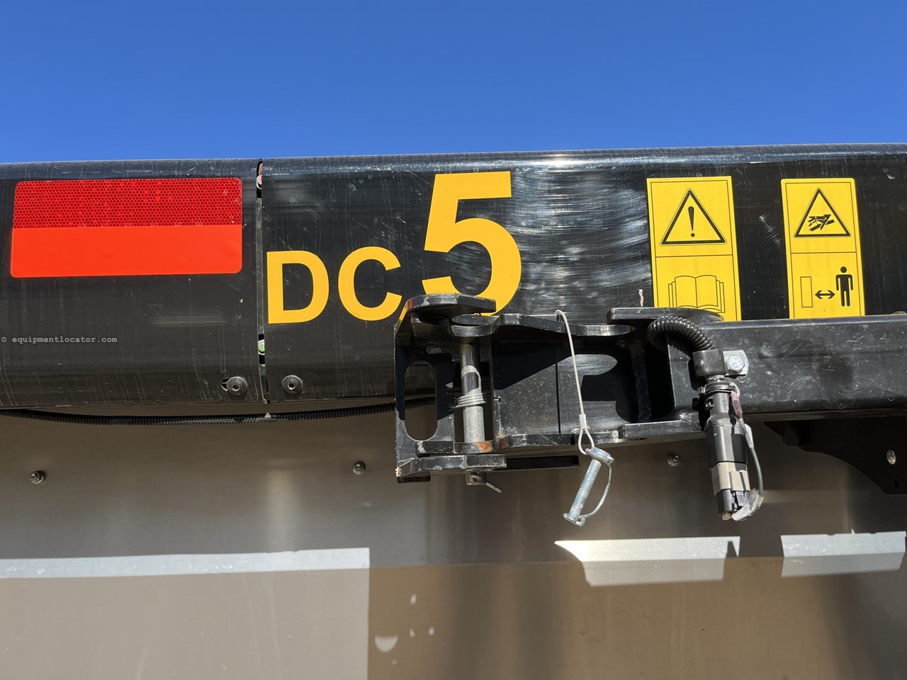 2025 MacDon FD240 Image 10