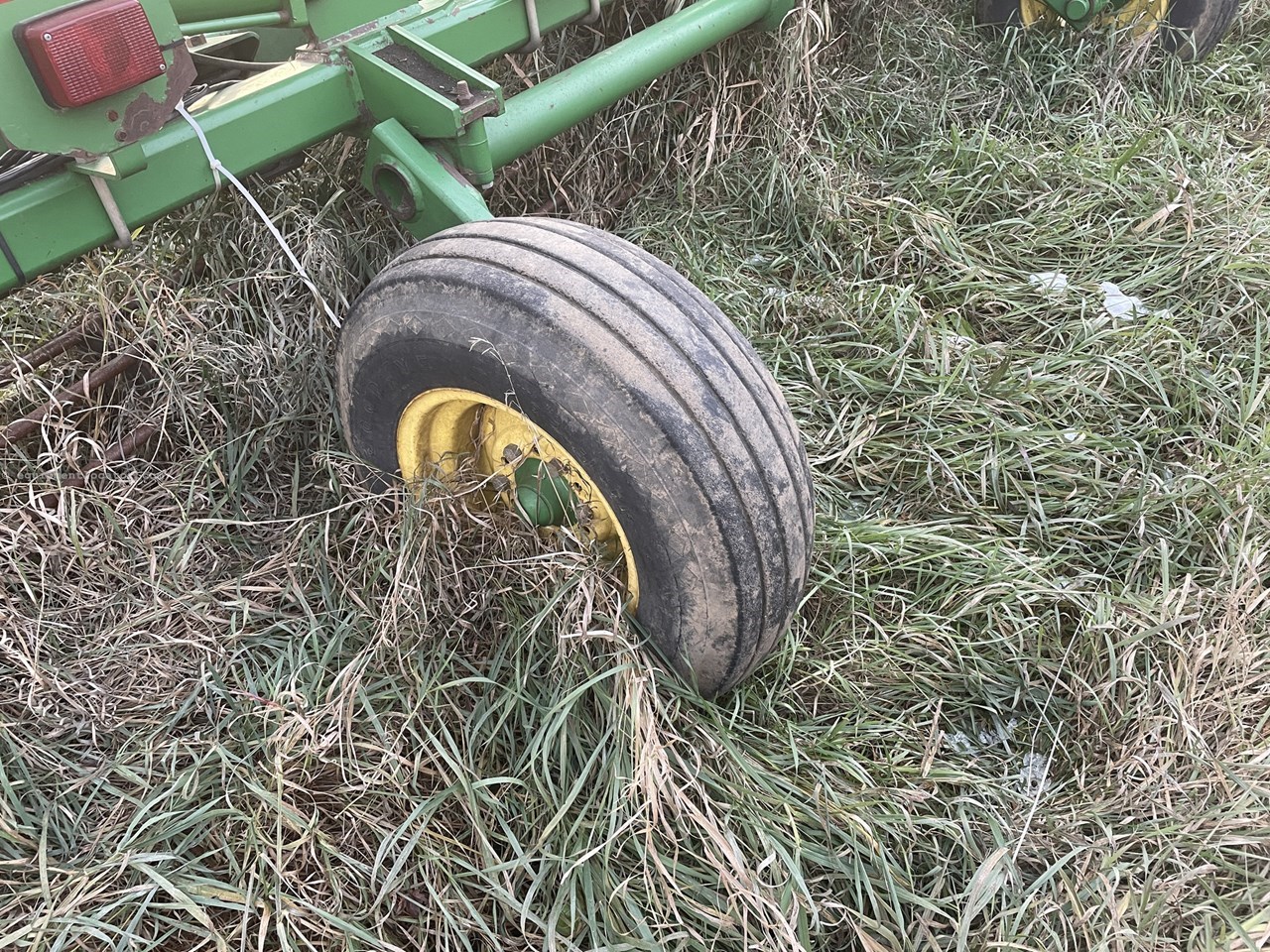 2005 John Deere 200 Image 10