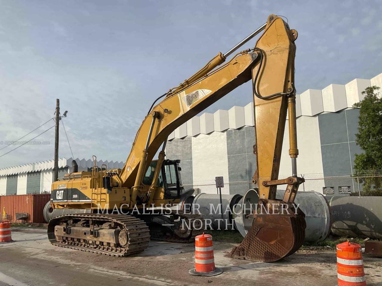 2001 Caterpillar 365BL Image 10