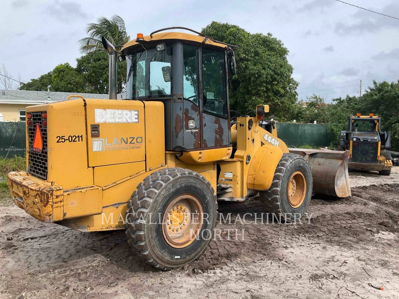 2003 John Deere 444H Image 10