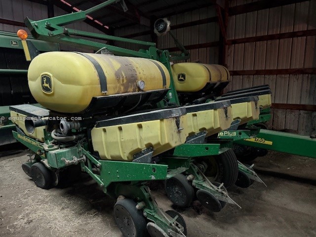 2002 John Deere 1760 Image 3