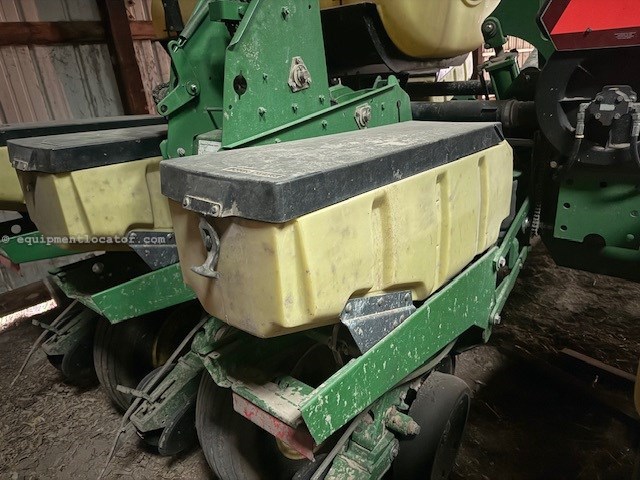 2002 John Deere 1760 Image 18