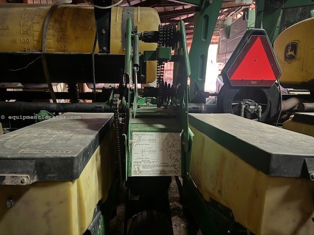 2002 John Deere 1760 Image 20