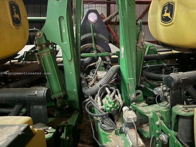 2002 John Deere 1760 Image 22